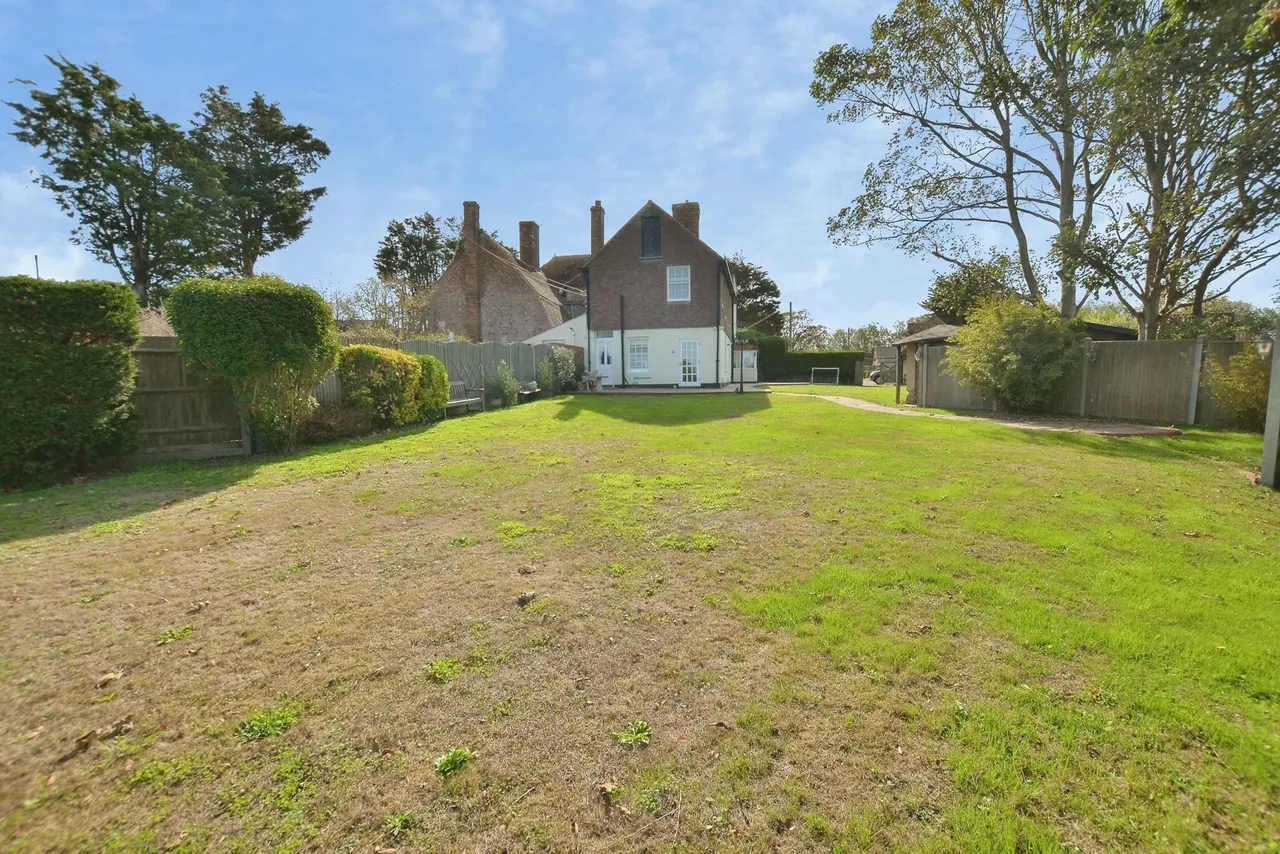 High Street, Lydd, TN29, photo 10