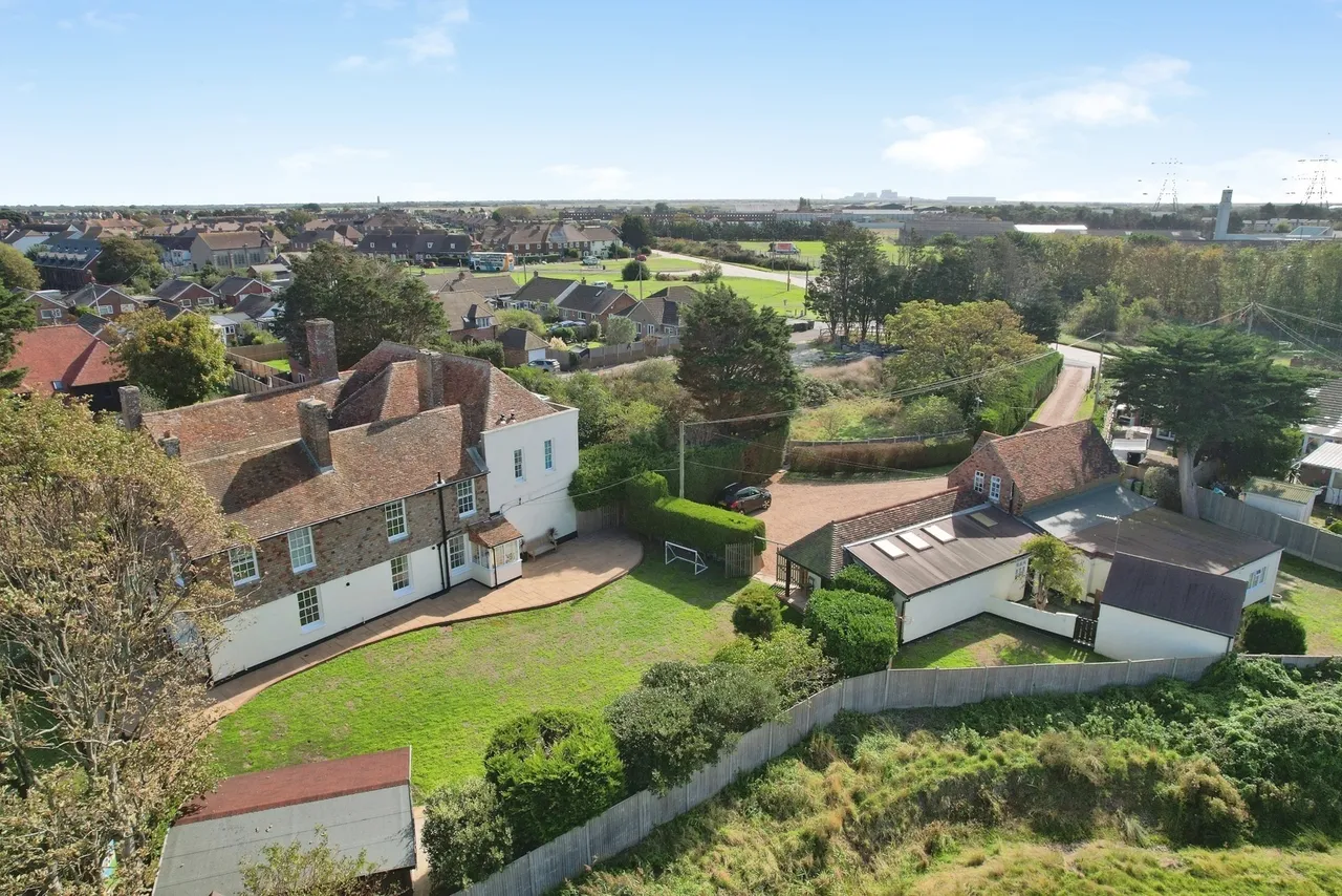 7 bed house for sale, High Street, Lydd, TN29