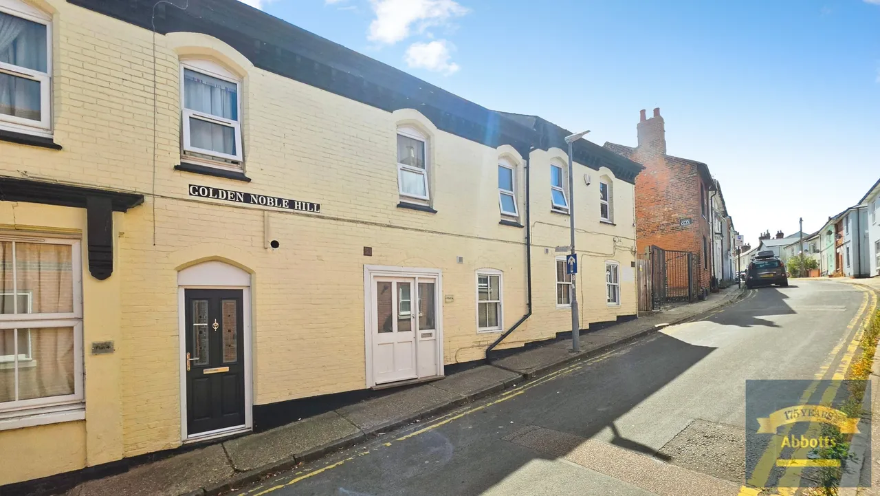 3 bed flat to rent — Military Road, Colchester