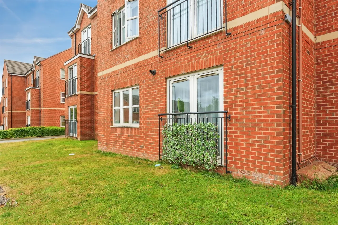 Scampston Drive, East Ardsley, Wakefield, photo 10