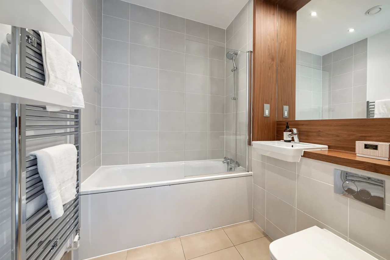 Reynard Way, Brentford, TW8, photo 11