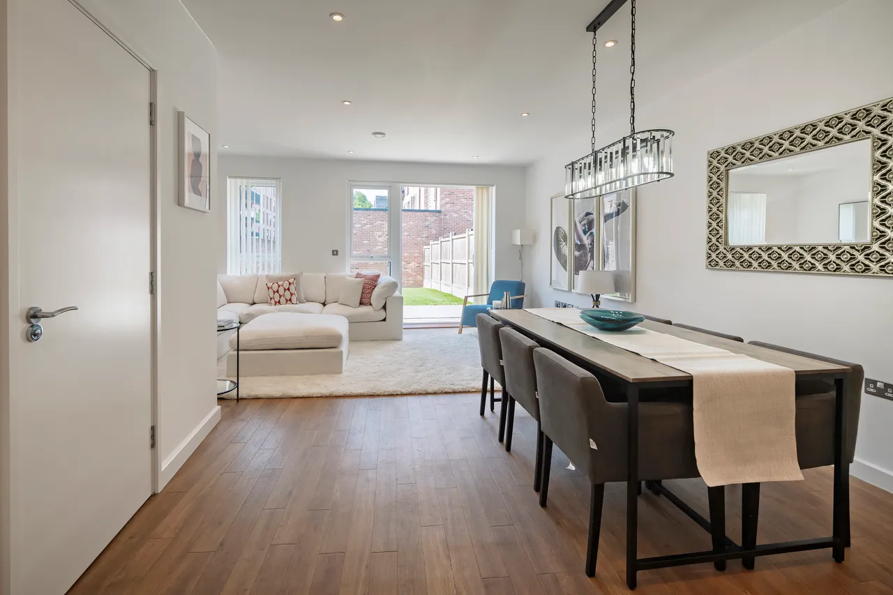 Reynard Way, Brentford, TW8, photo 2