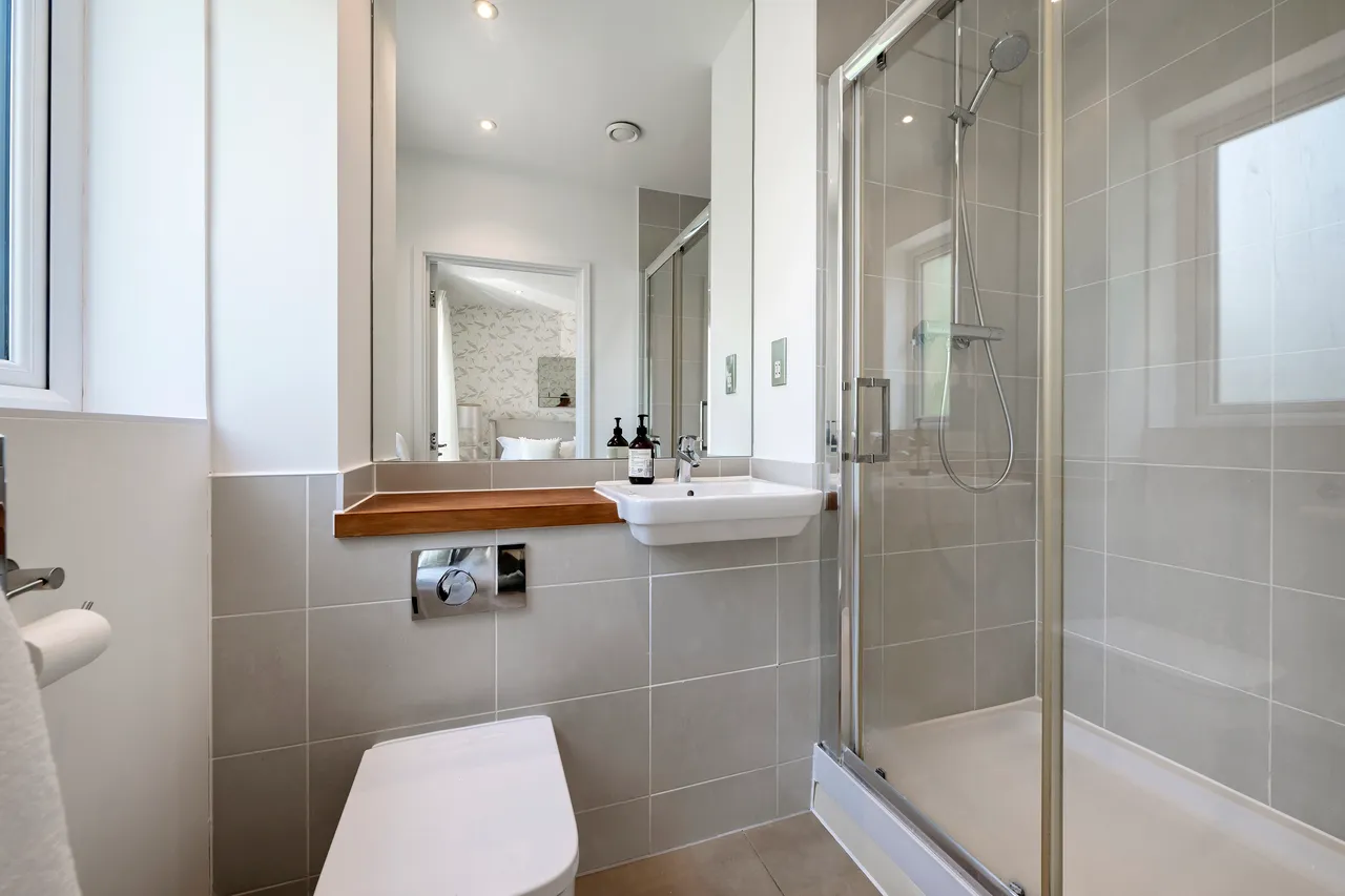 Reynard Way, Brentford, TW8, photo 6