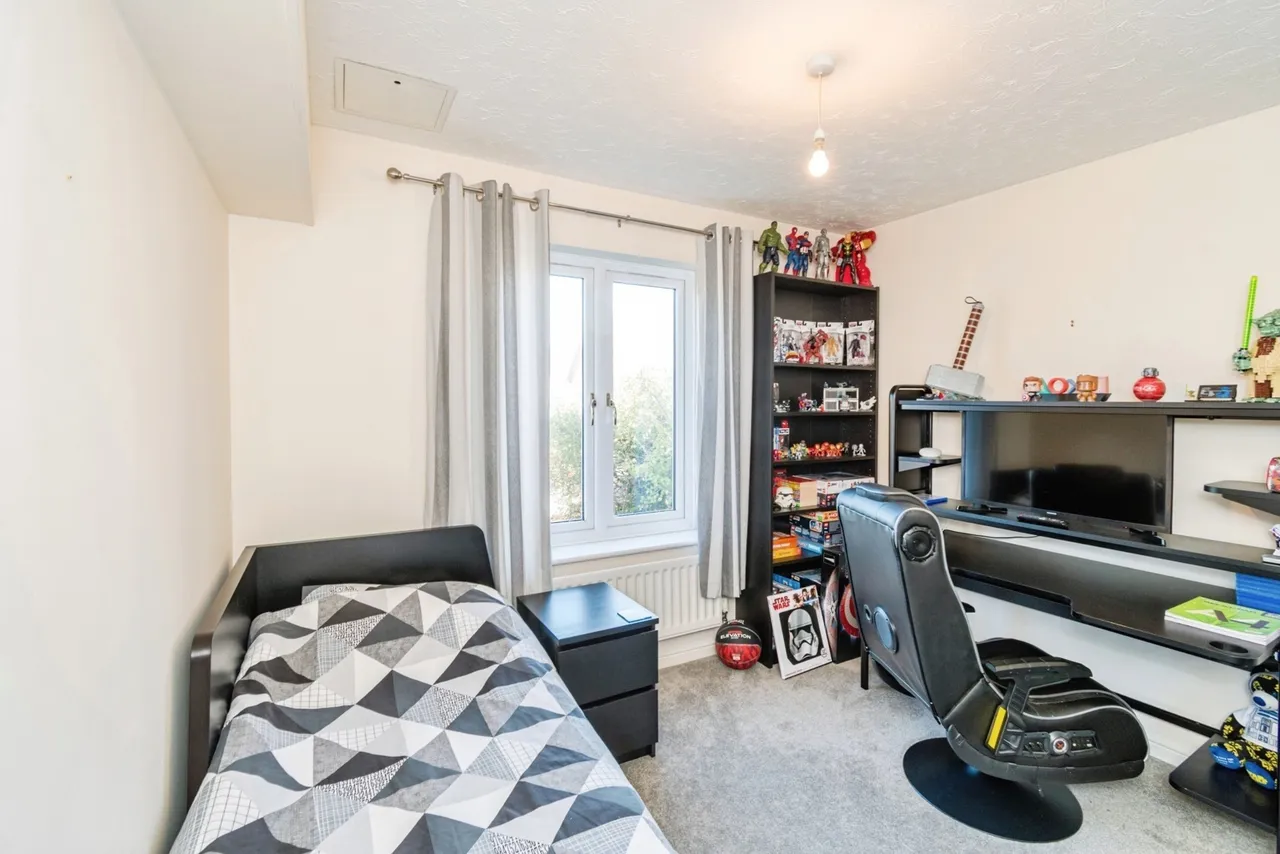 Admiralty Way, Marchwood, SO40, photo 10