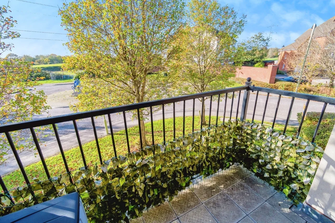 Admiralty Way, Marchwood, SO40, photo 4