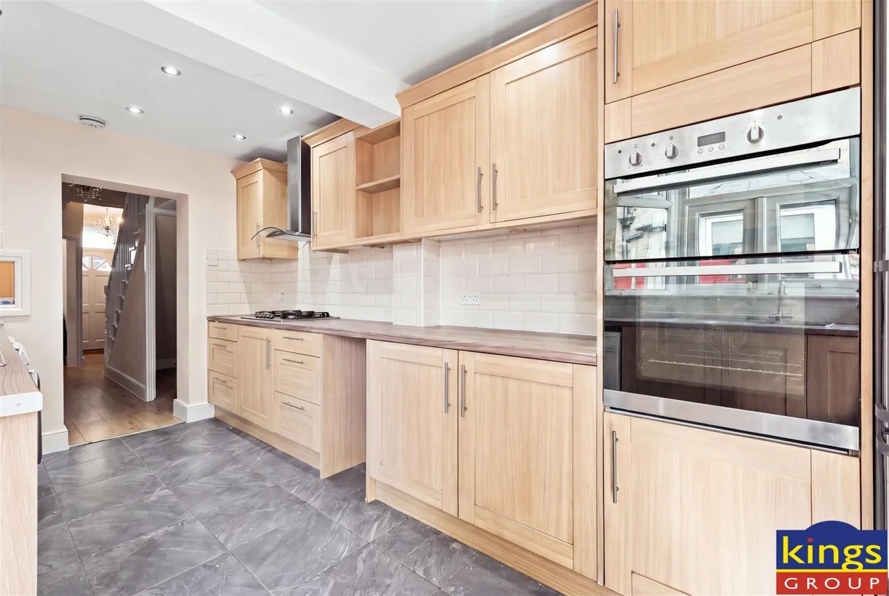 Waverley Road, London, photo 5
