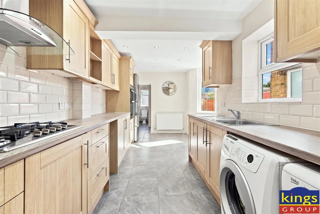 Waverley Road, London, photo 4