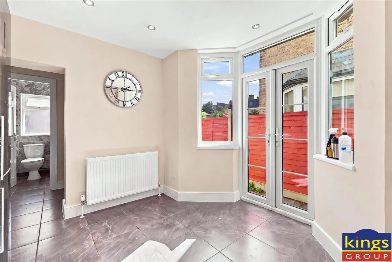 Waverley Road, London, photo 6