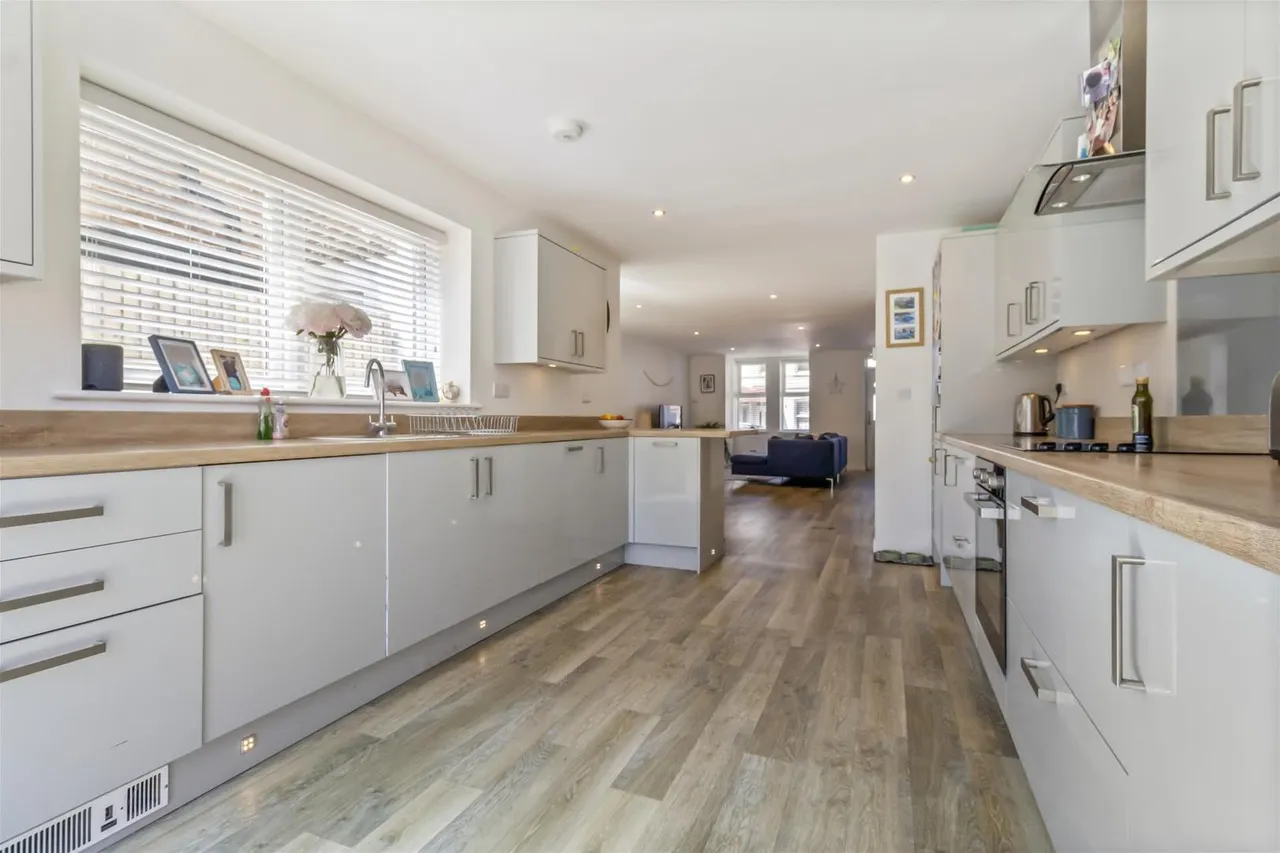 Broadwater Street East, Worthing, photo 9