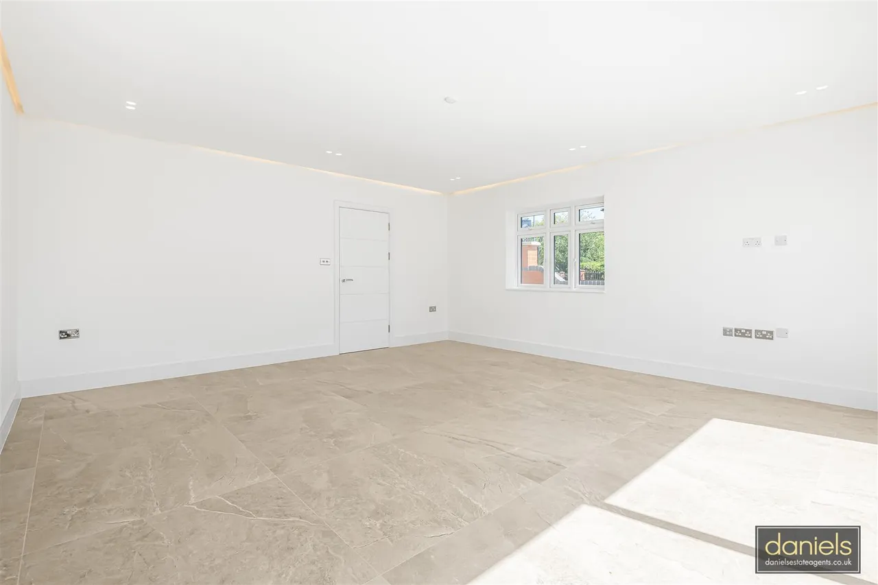 East Lane, Wembley, HA0, photo 6