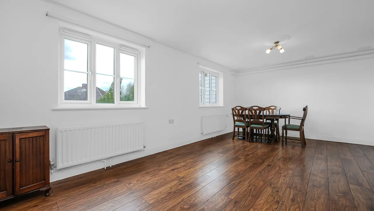 Gillian Crescent, Romford, RM2, photo 8