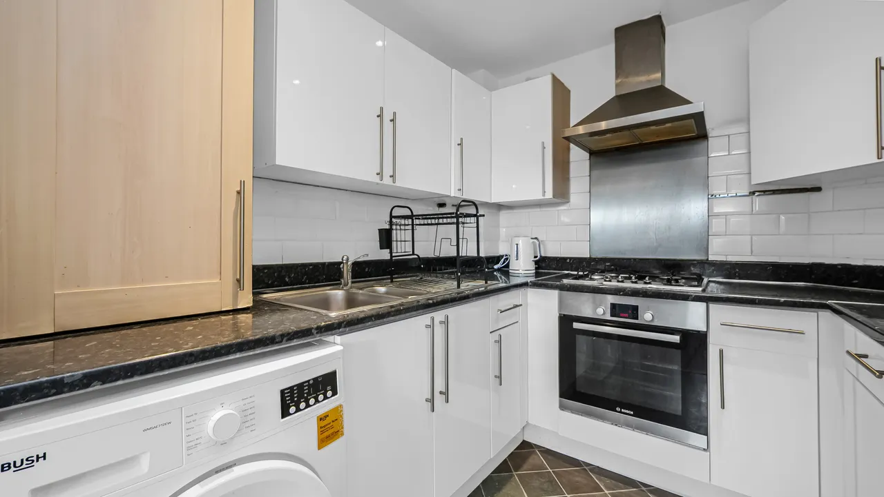 Gillian Crescent, Romford, RM2, photo 6