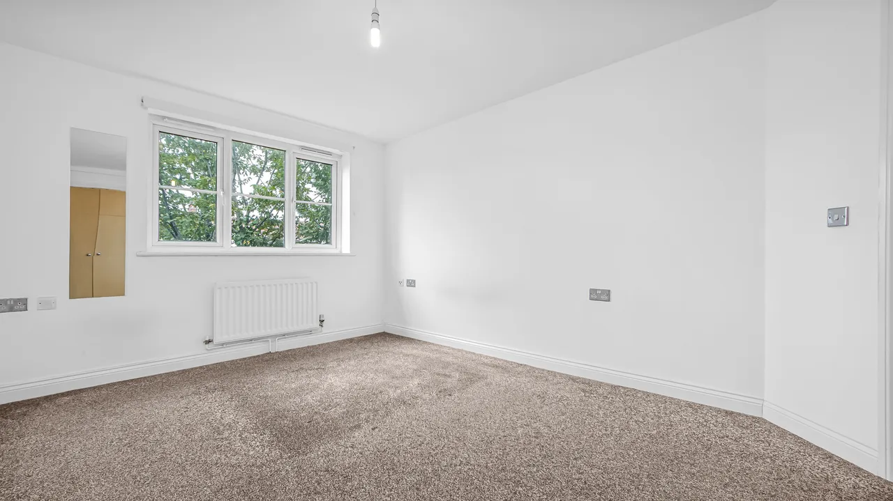 Gillian Crescent, Romford, RM2, photo 10