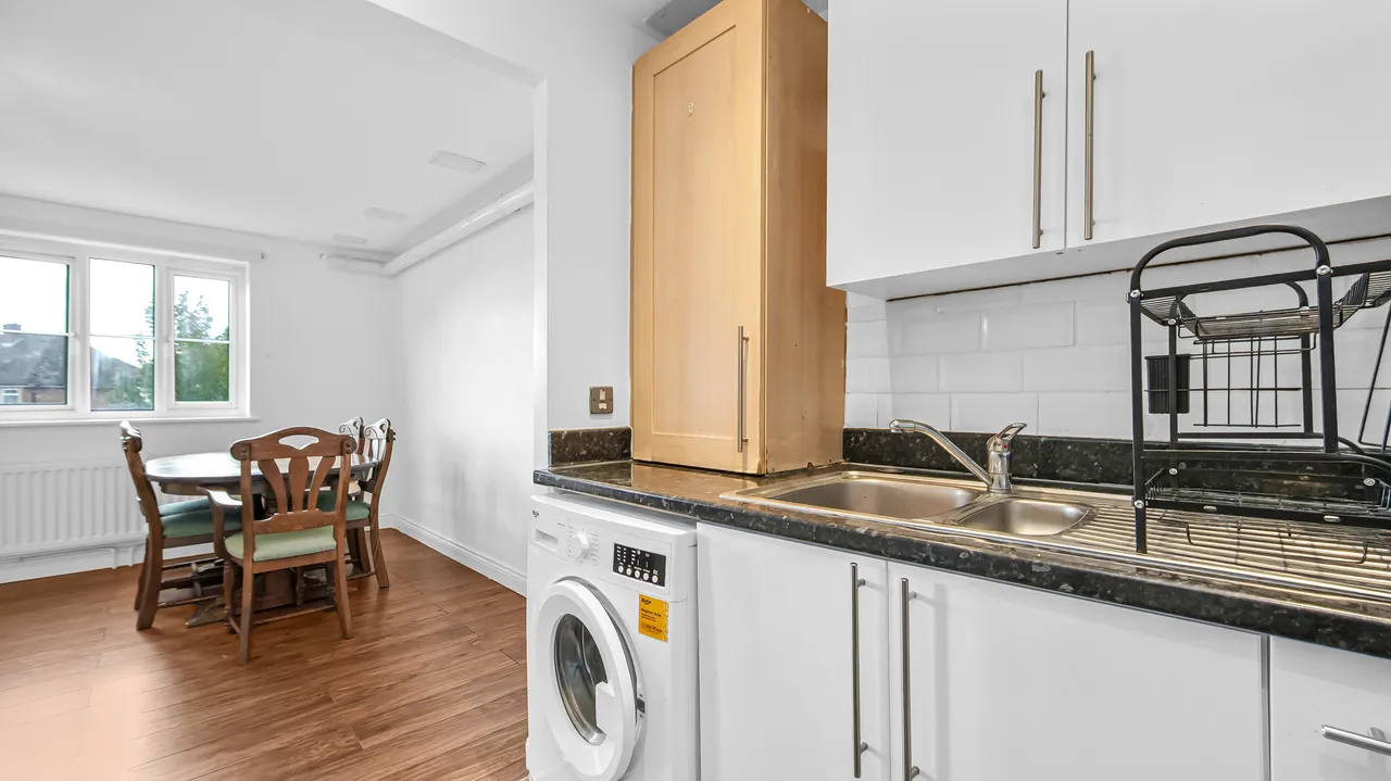 Gillian Crescent, Romford, RM2, photo 5
