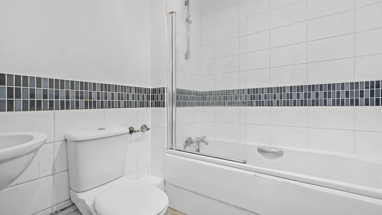 Gillian Crescent, Romford, RM2, photo 14