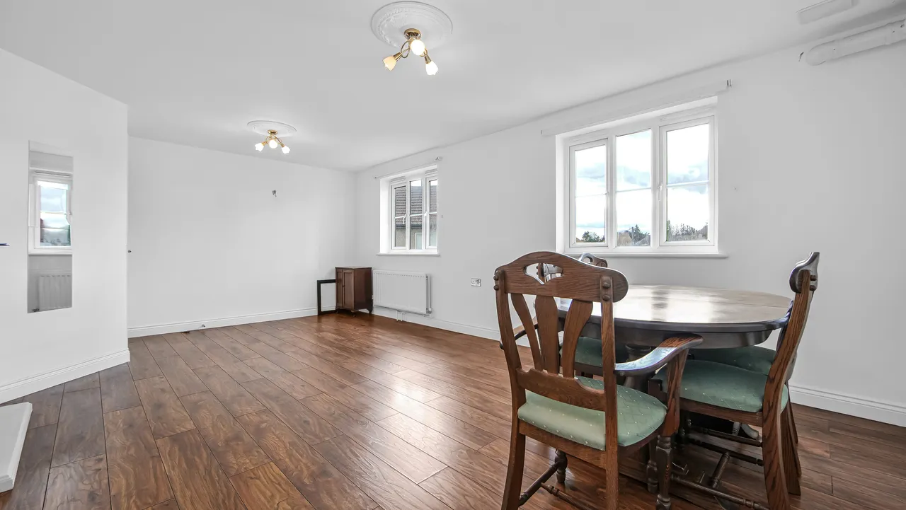 Gillian Crescent, Romford, RM2, photo 4