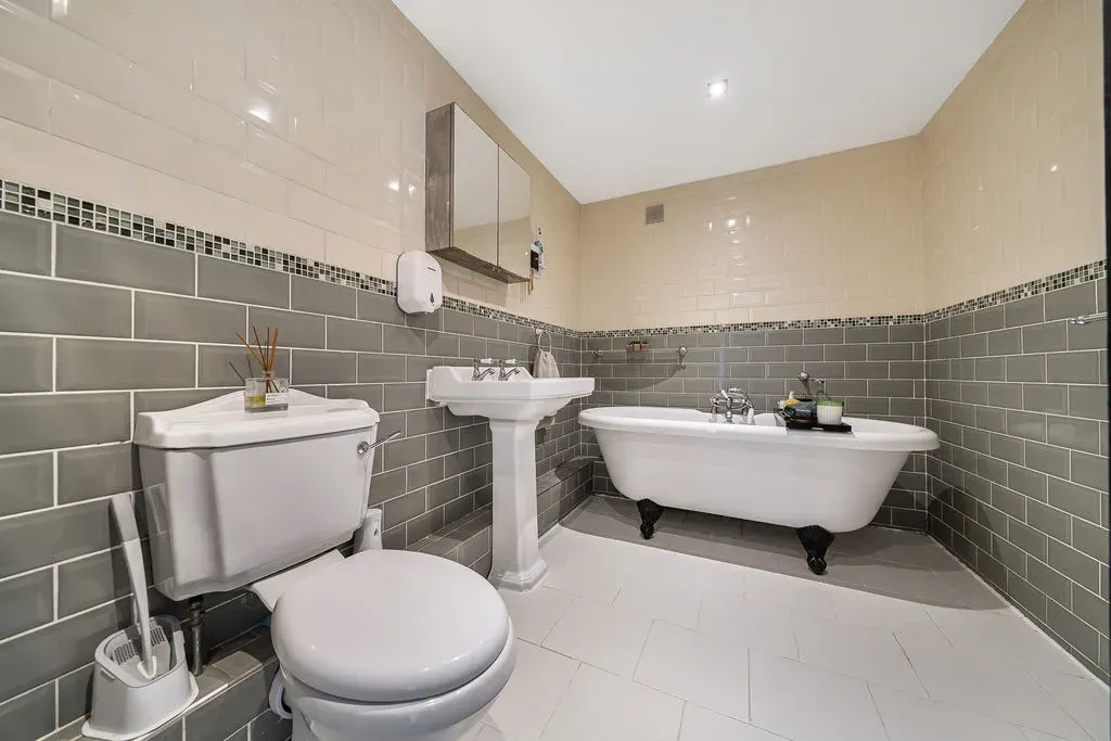 Mill Road, Bletchley, Milton Keynes, Buckinghamshire, MK2 2LB, photo 4