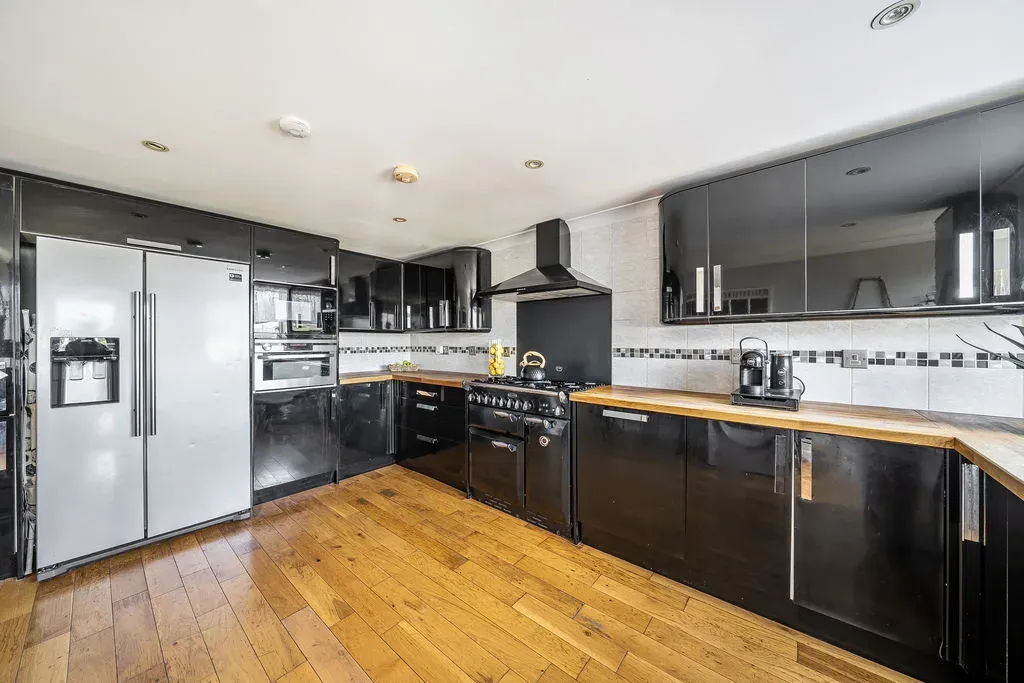 Mill Road, Bletchley, Milton Keynes, Buckinghamshire, MK2 2LB, photo 5