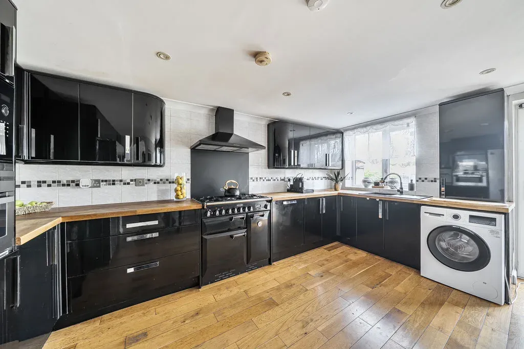 Mill Road, Bletchley, Milton Keynes, Buckinghamshire, MK2 2LB, photo 18