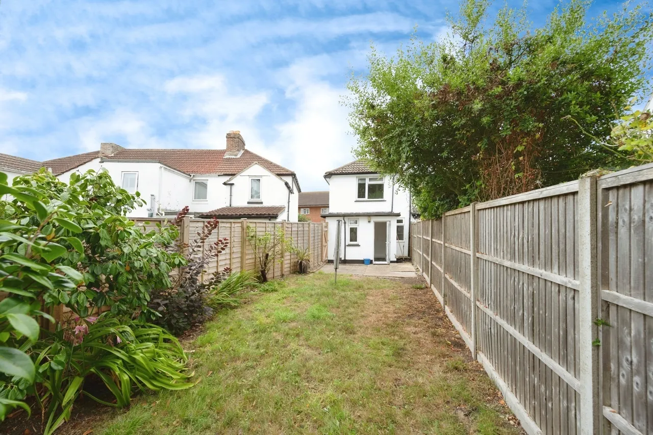 Salterns Lane, Hayling Island, PO11, photo 2