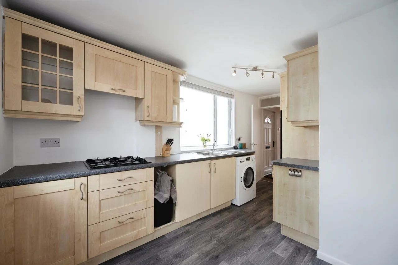 Salterns Lane, Hayling Island, PO11, photo 5