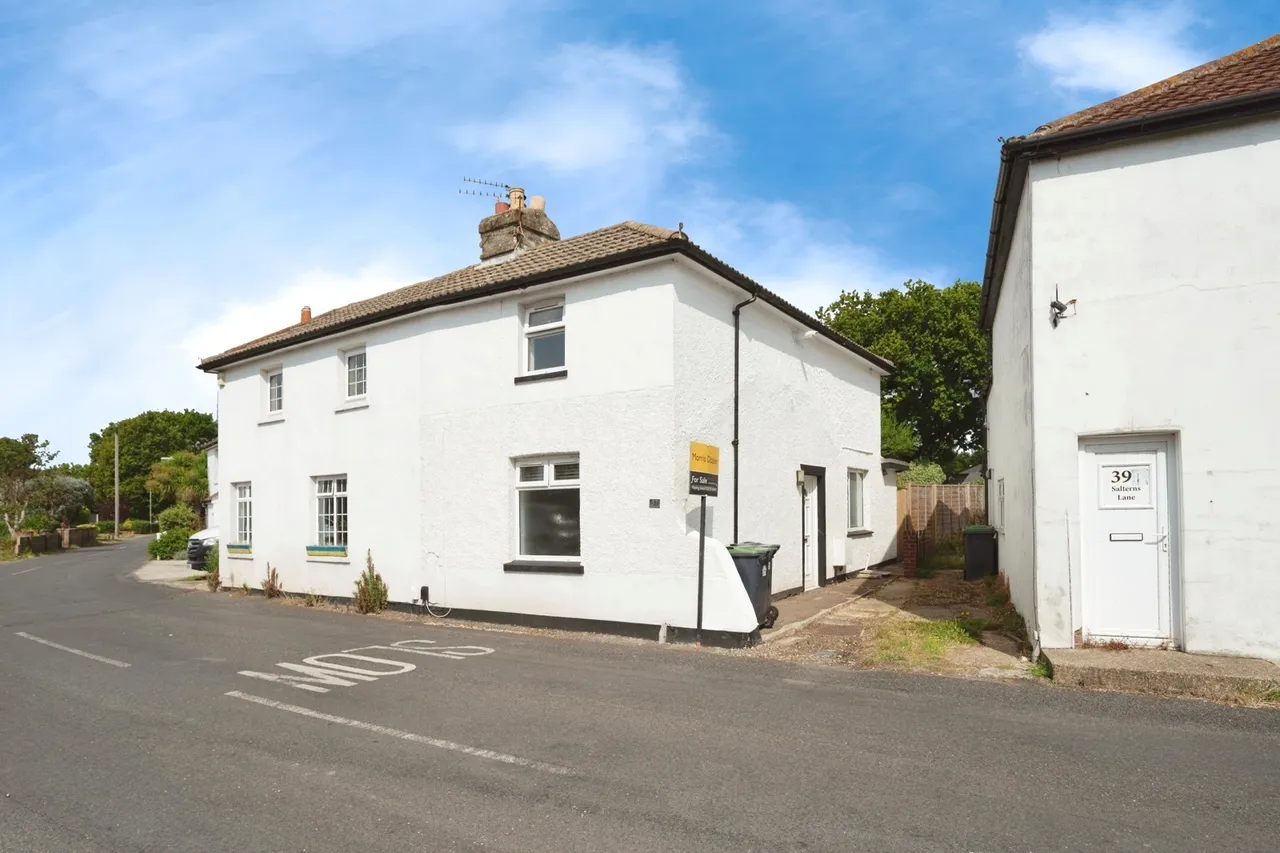 2 bed house for sale, Salterns Lane, Hayling Island, PO11