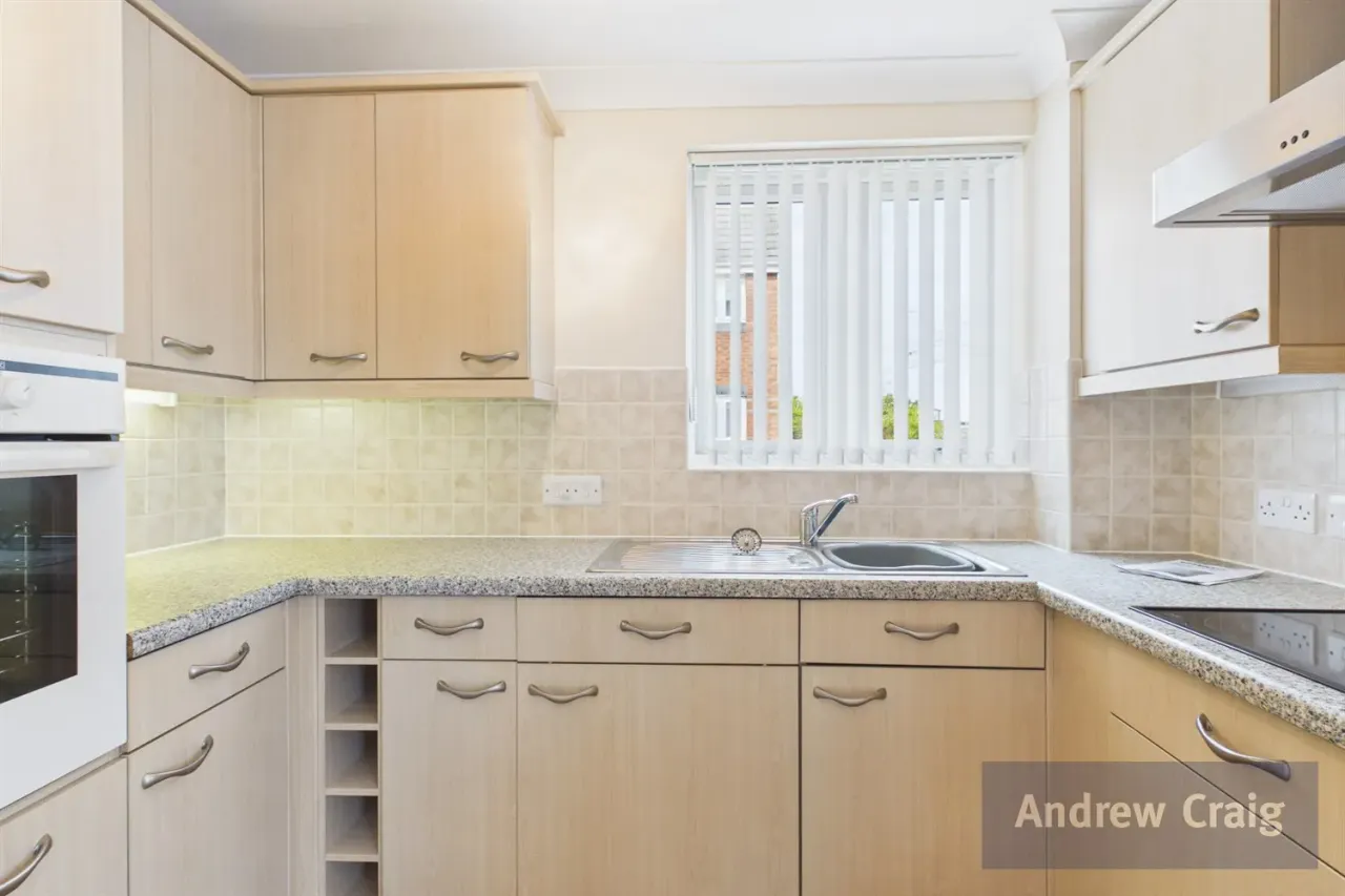 Willow Bank Court, East Boldon, NE36, photo 4