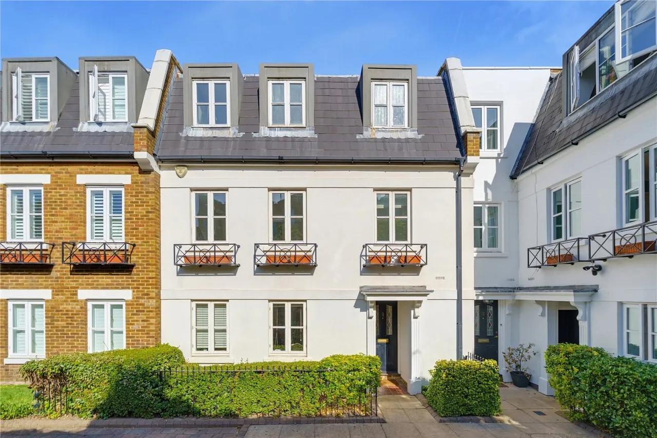 3 bed house for sale, Rush Hill Mews, London, SW11