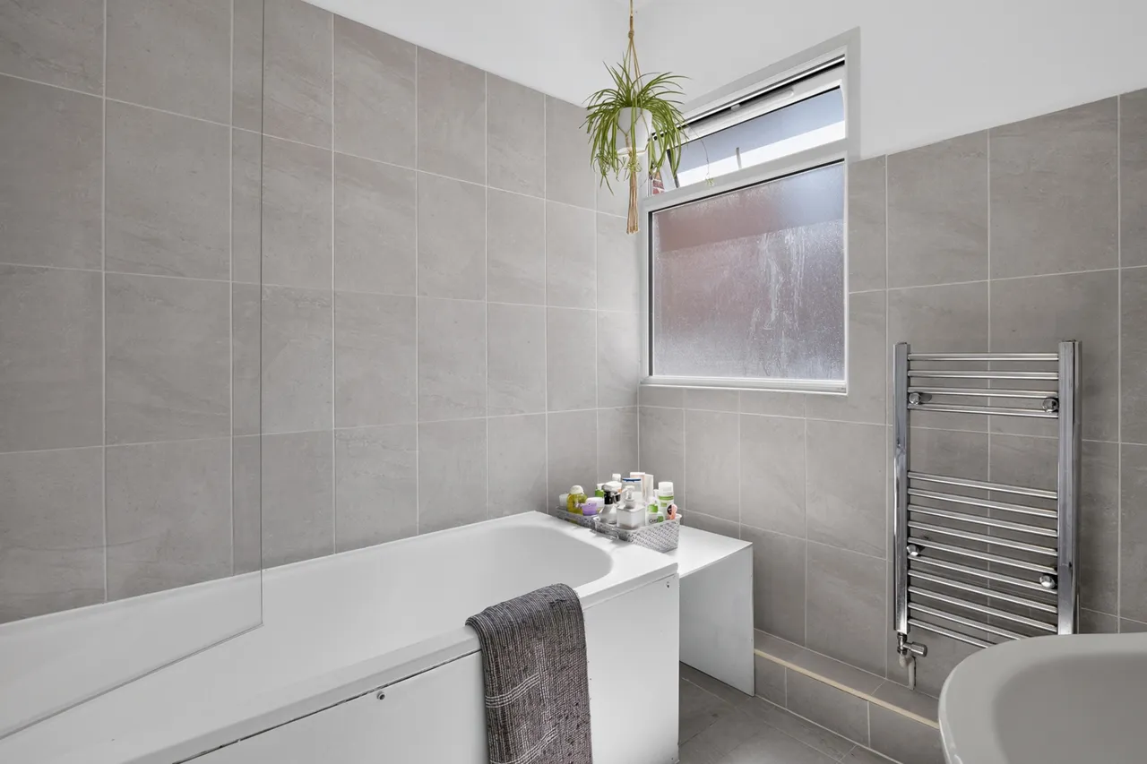 Balls Pond Road, London, N1, photo 12