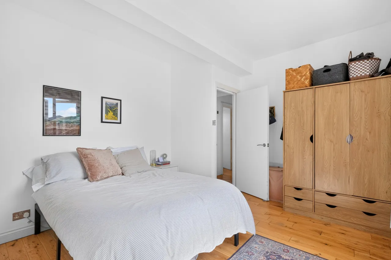 Balls Pond Road, London, N1, photo 10