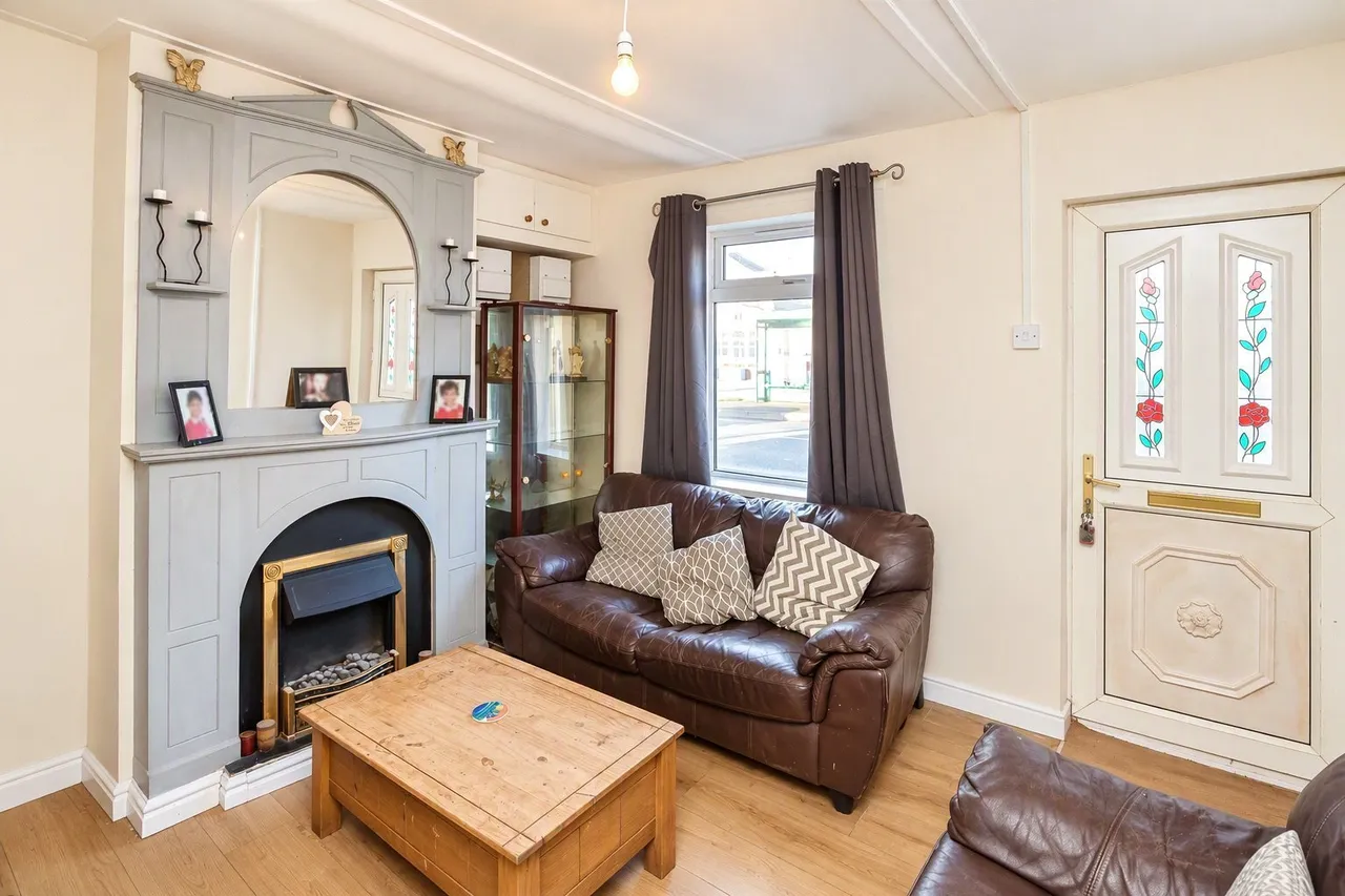 Mold Road, Mynydd Isa, CH7, photo 4