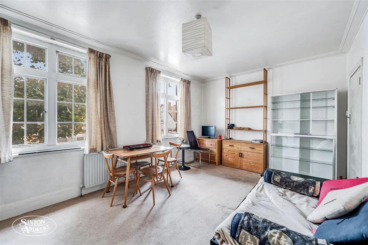 Northfield Avenue, Ealing, photo 8