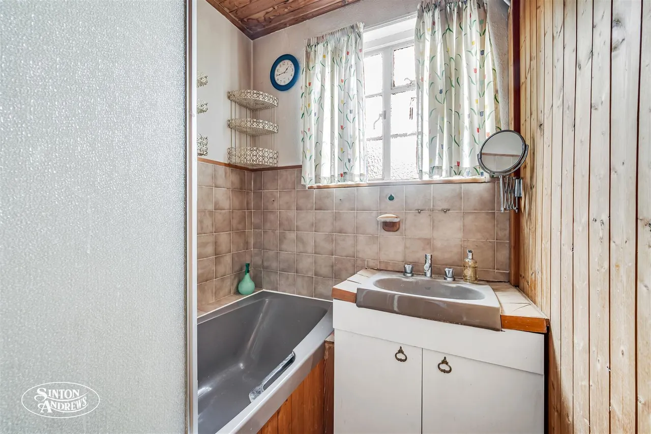 Northfield Avenue, Ealing, photo 6