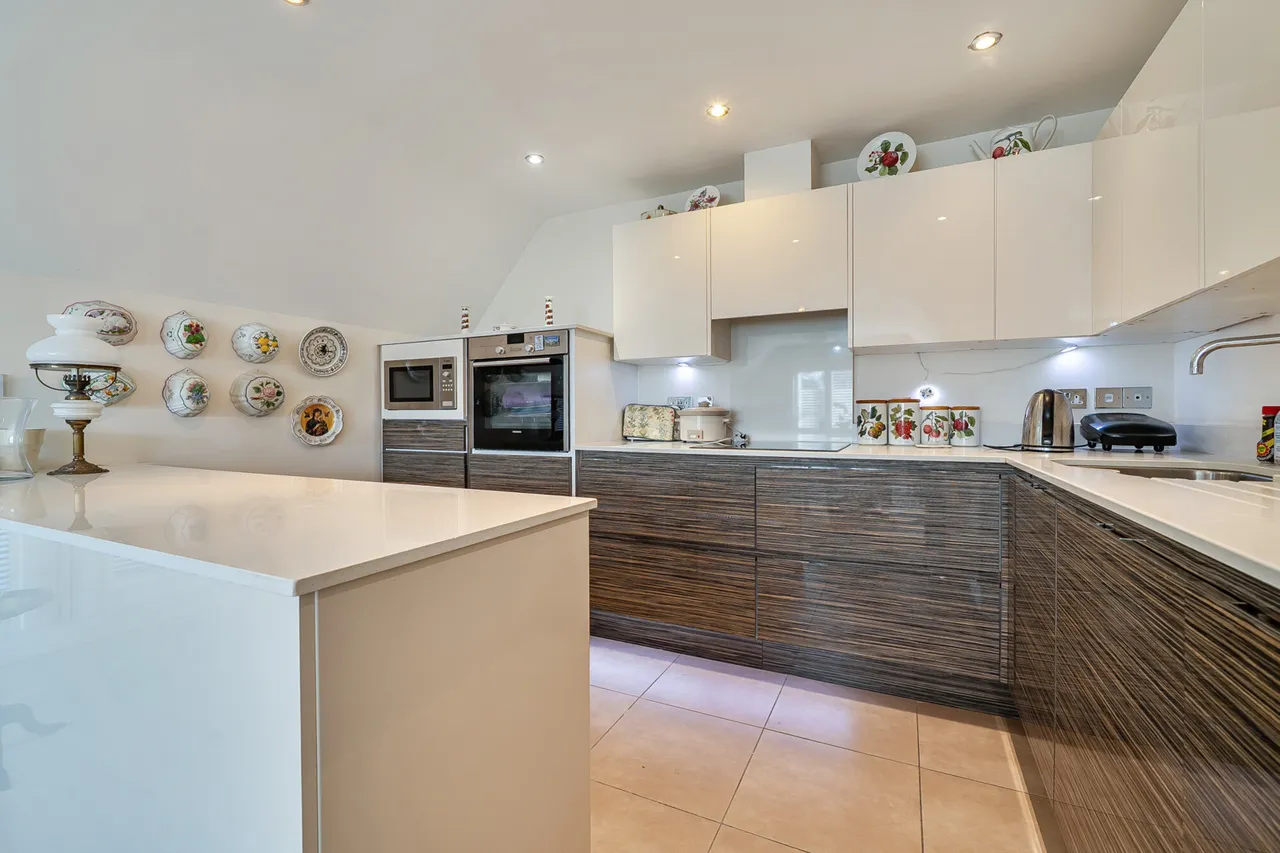 Nascot Wood Road, WD17, photo 2