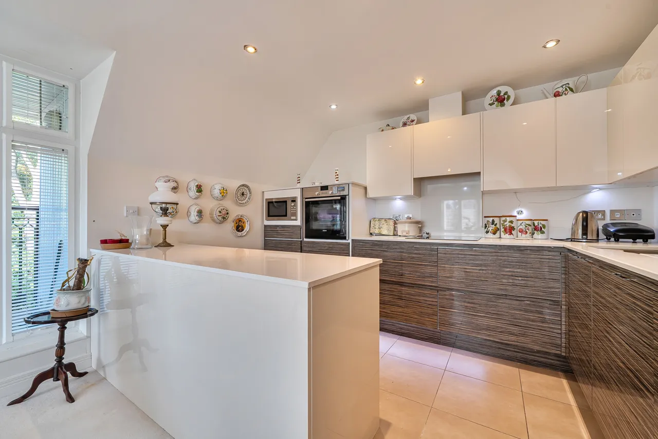 Nascot Wood Road, WD17, photo 13