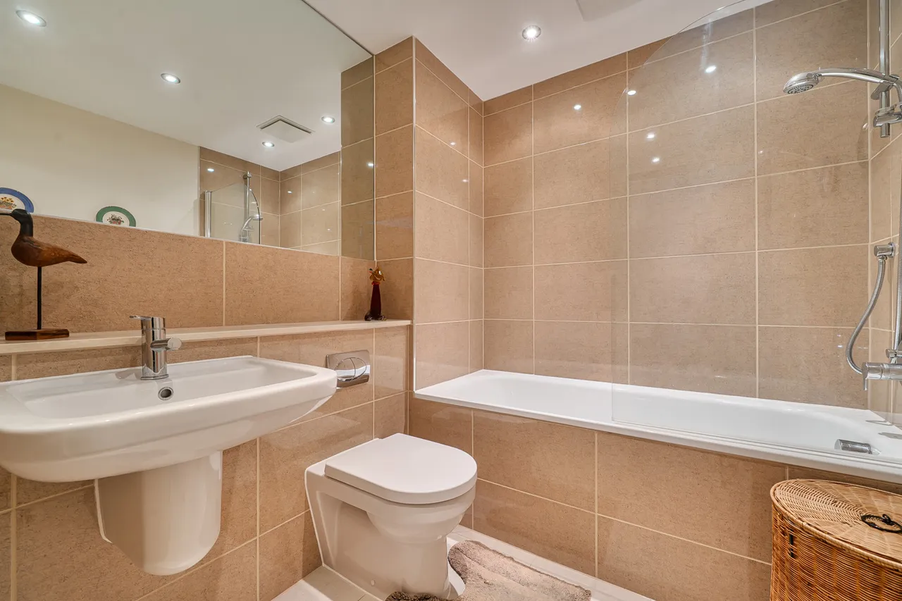 Nascot Wood Road, WD17, photo 7