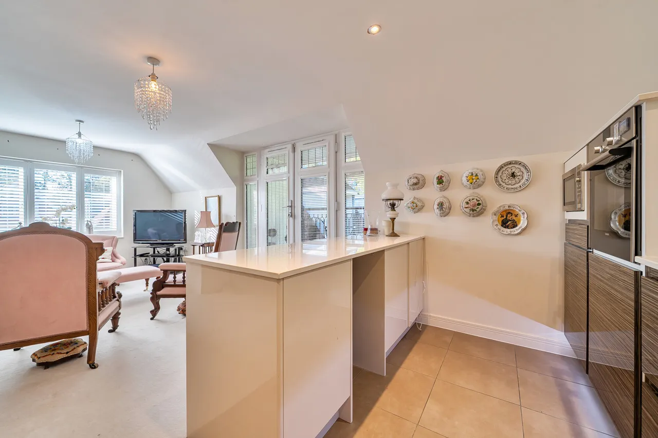 Nascot Wood Road, WD17, photo 14