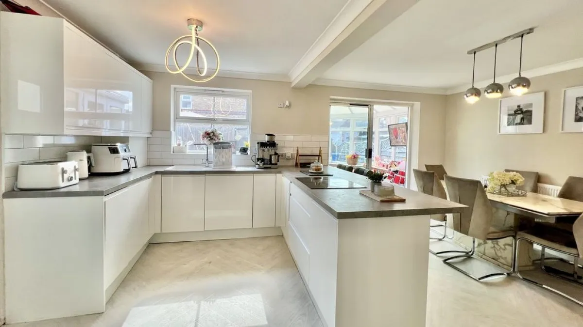 Fenners Avenue, Bottesford, photo 4