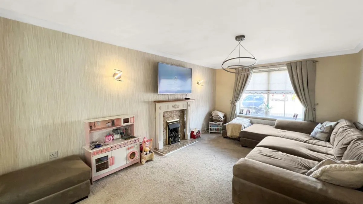 Fenners Avenue, Bottesford, photo 5