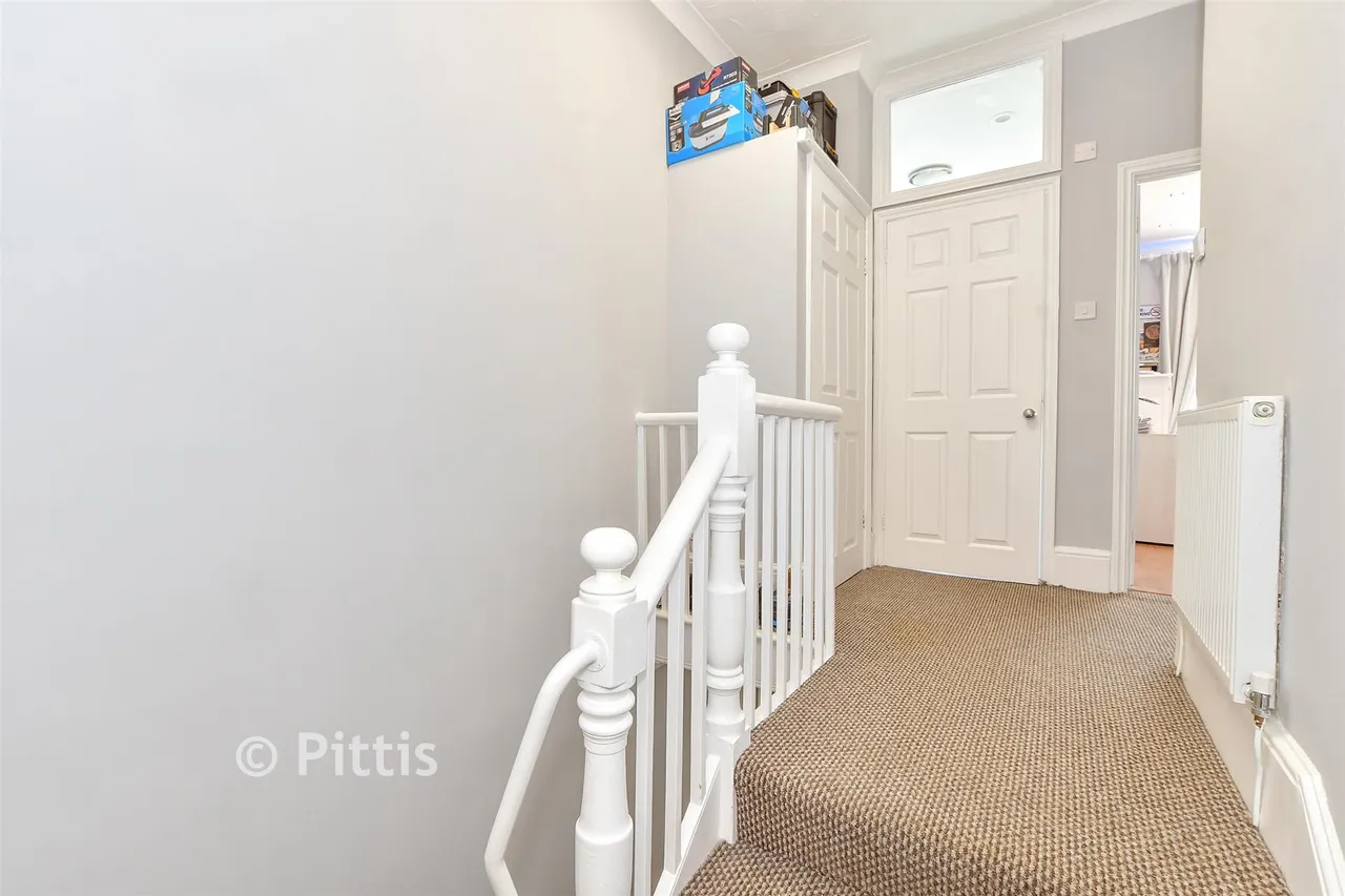 Station Avenue, Sandown, PO36, photo 7