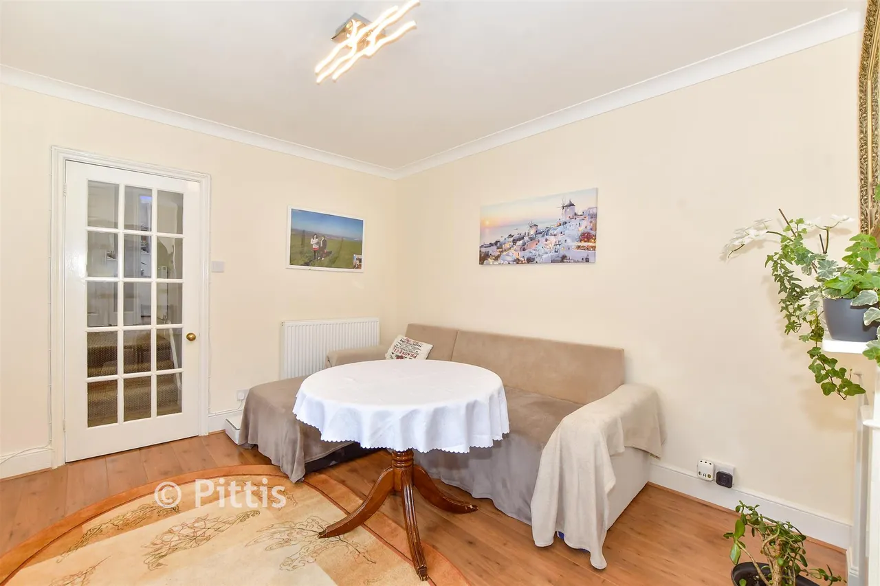 Station Avenue, Sandown, PO36, photo 4