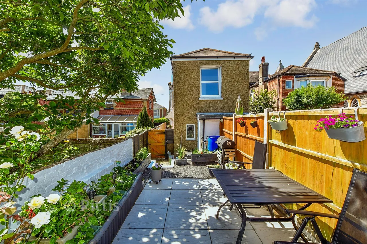 Station Avenue, Sandown, PO36, photo 11