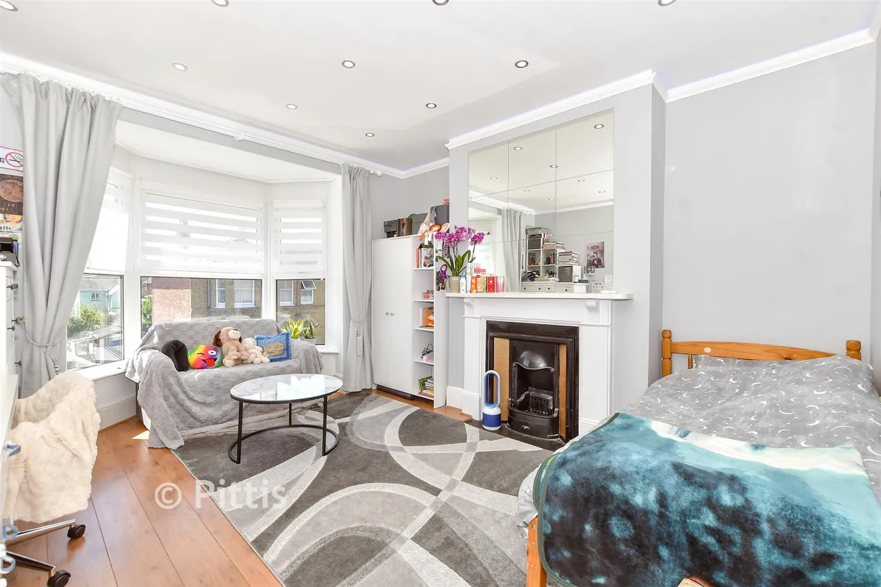 Station Avenue, Sandown, PO36, photo 8