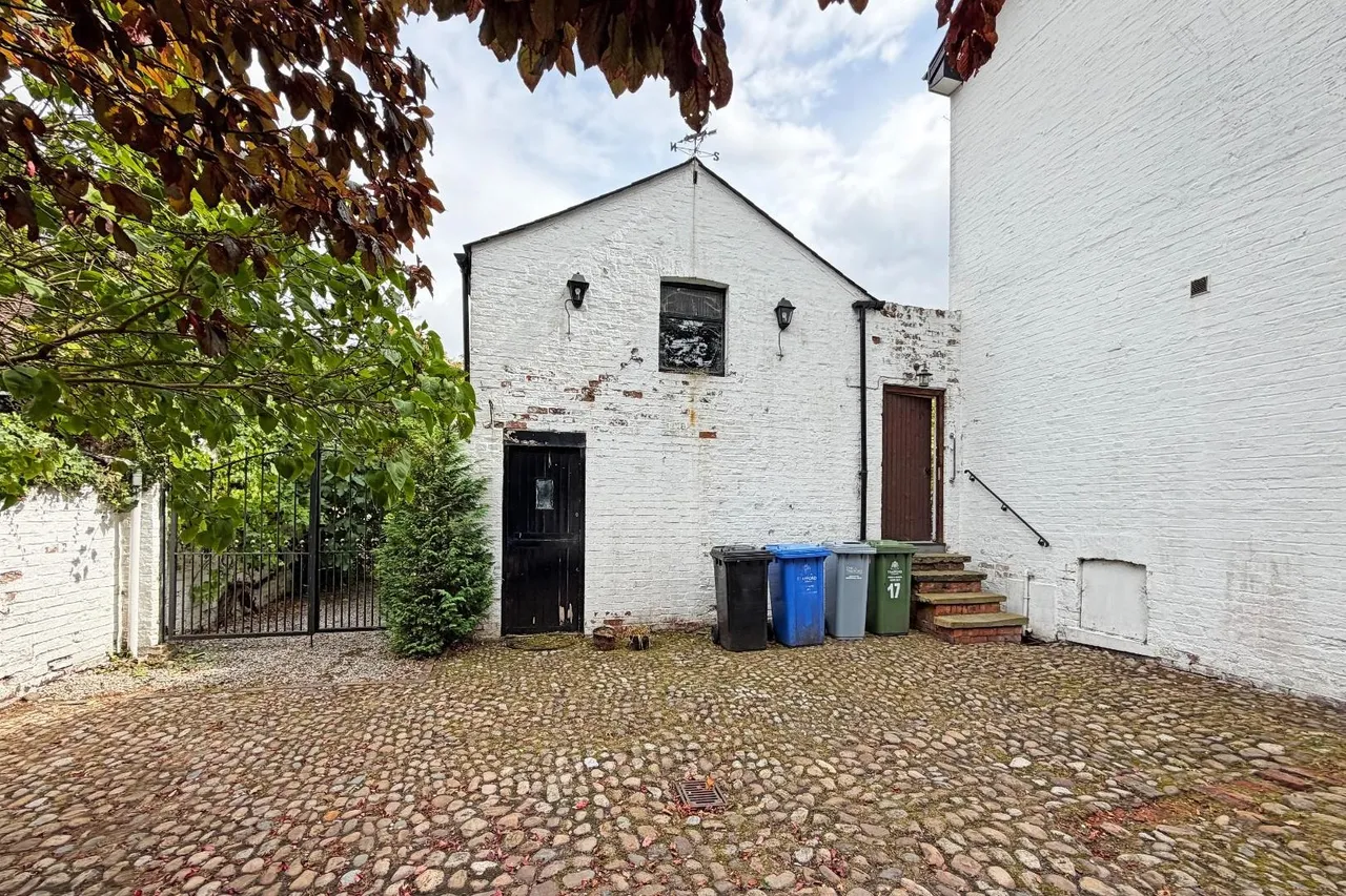 Brookfield Avenue, Timperley, Cheshire WA15 6TH, photo 10