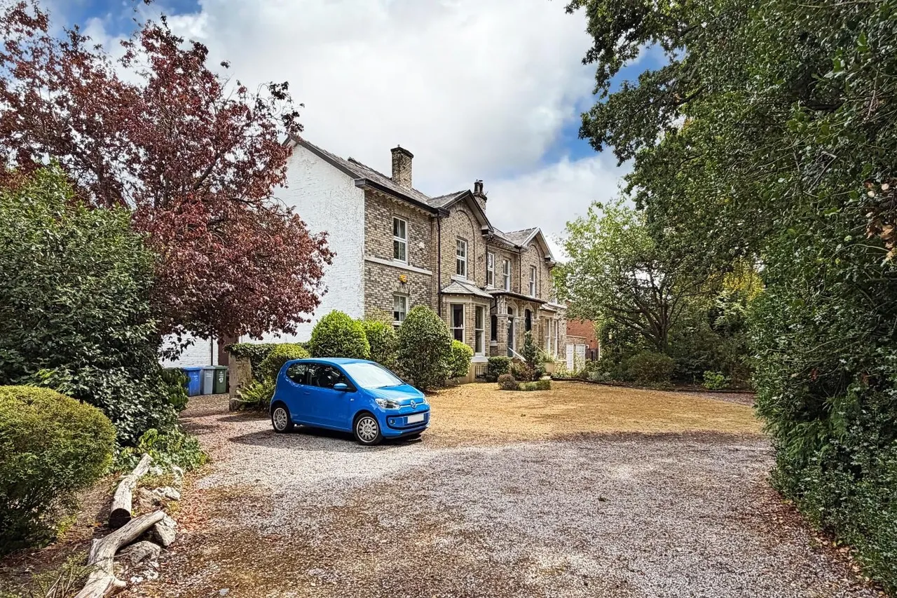 Brookfield Avenue, Timperley, Cheshire WA15 6TH, photo 8