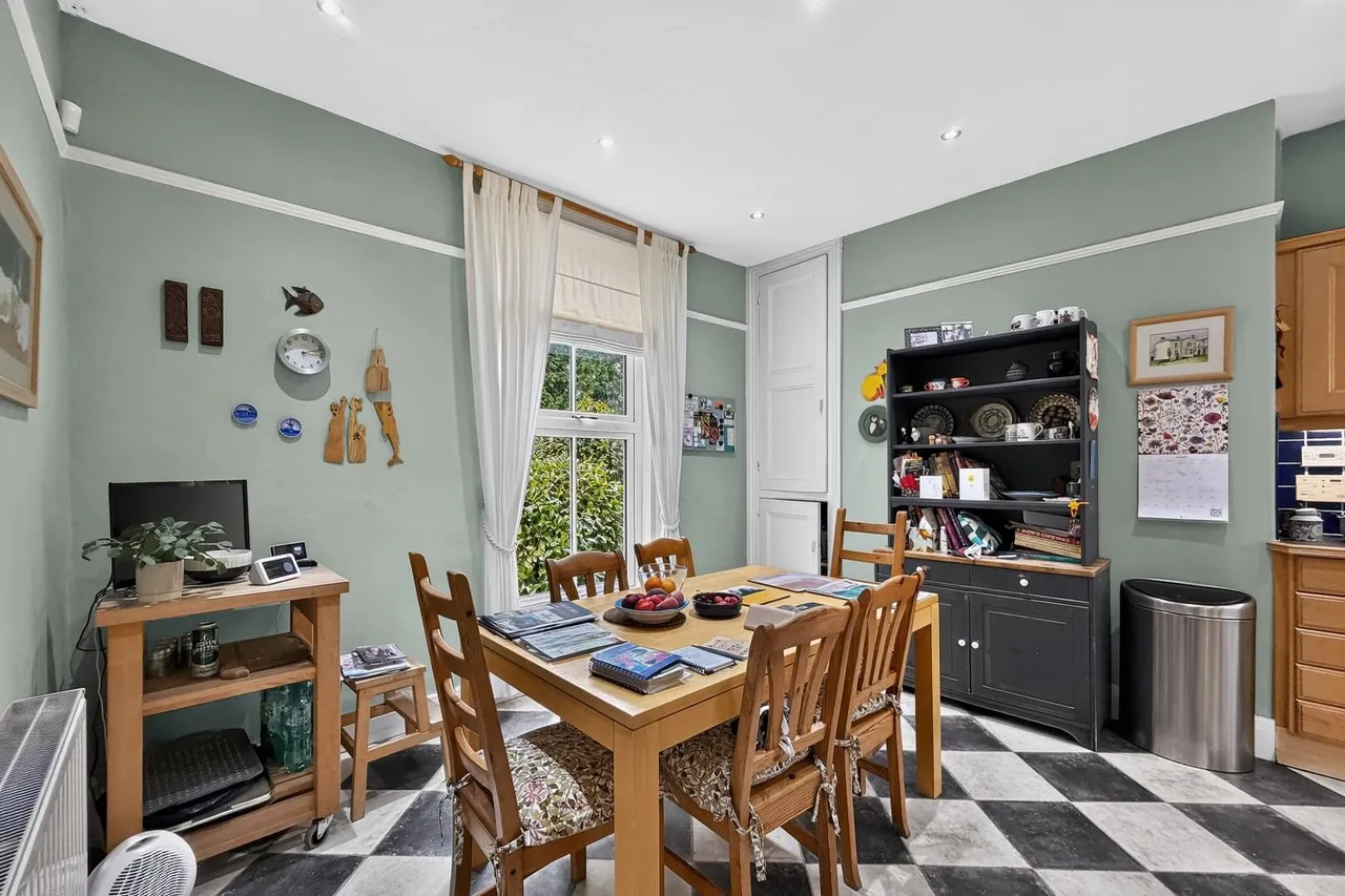 Brookfield Avenue, Timperley, Cheshire WA15 6TH, photo 4
