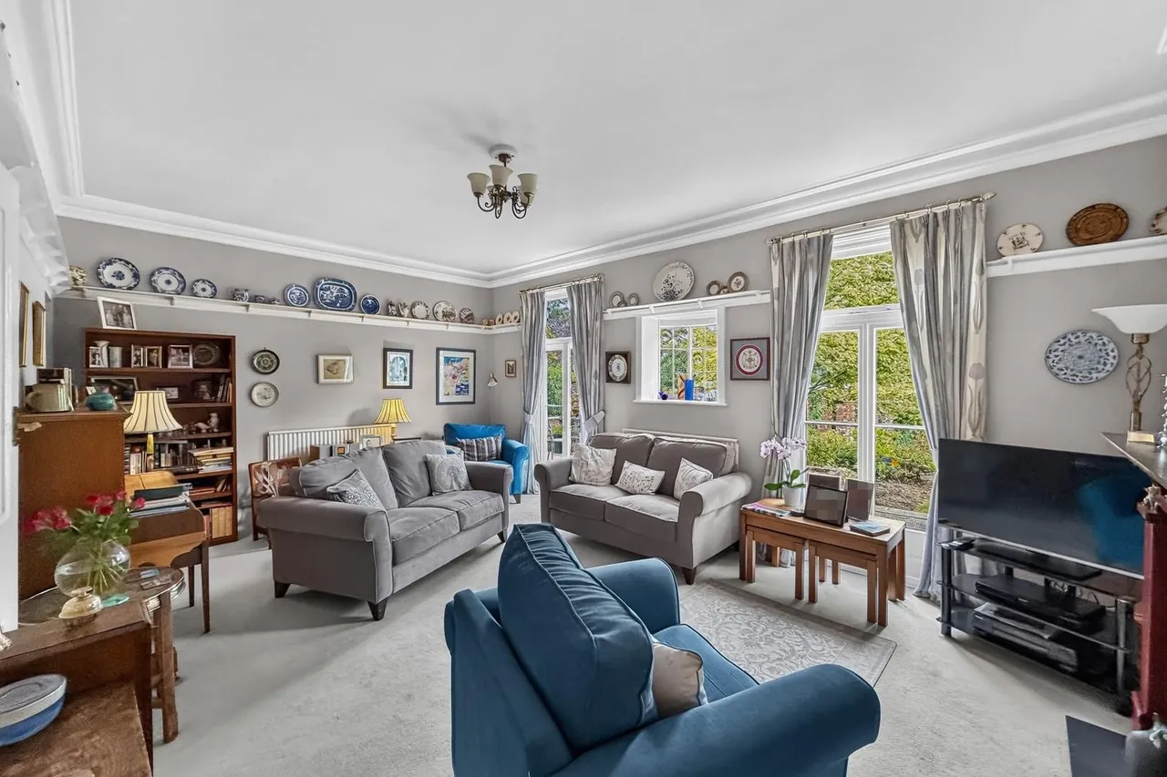 Brookfield Avenue, Timperley, Cheshire WA15 6TH, photo 3