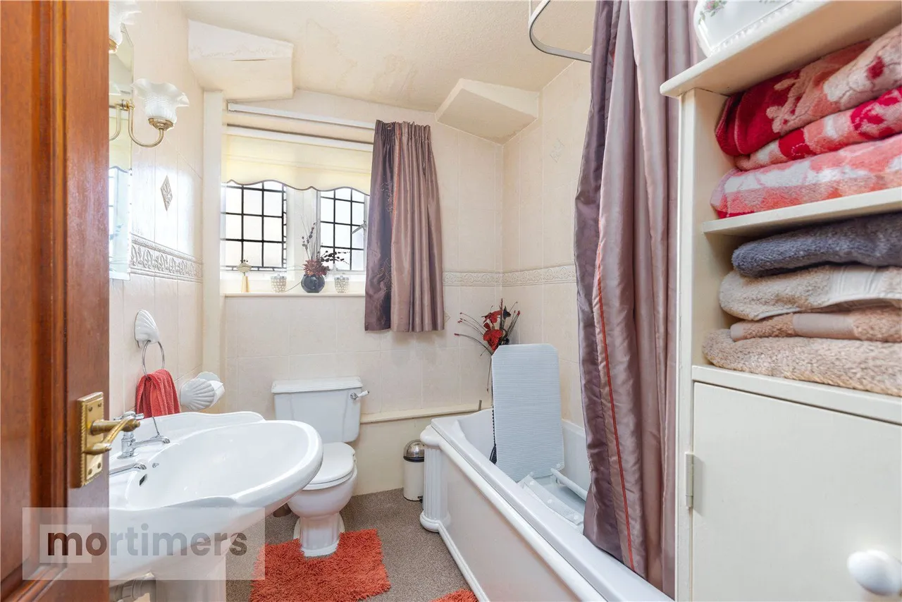 Whalley Road, Accrington, BB5, photo 22