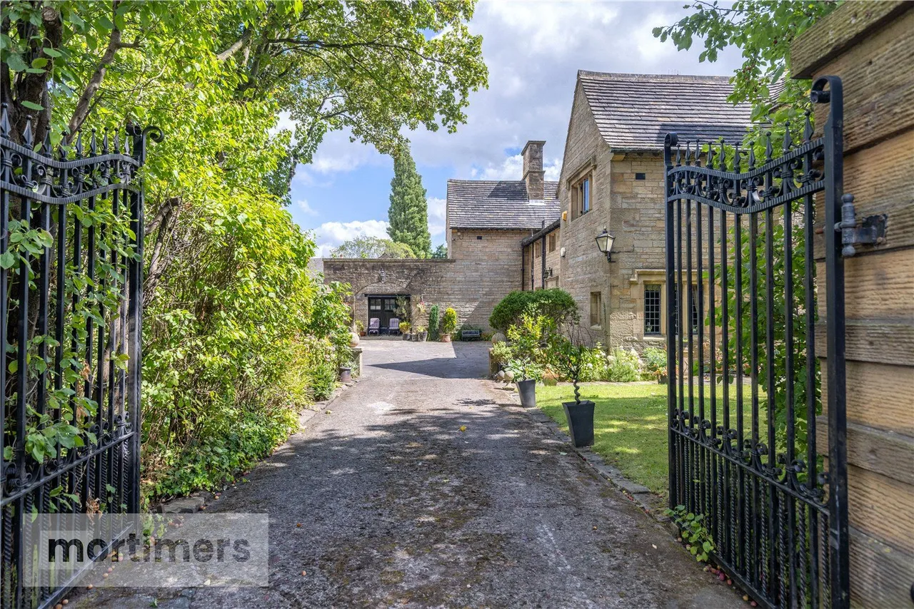 Whalley Road, Accrington, BB5, photo 40