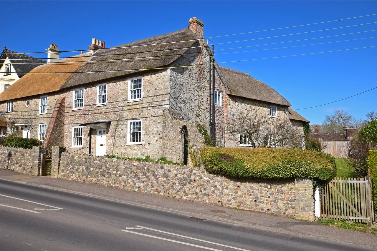 4 bed house for sale — Swan Hill Road, Colyford, Colyton, Devon, EX24 6QQ